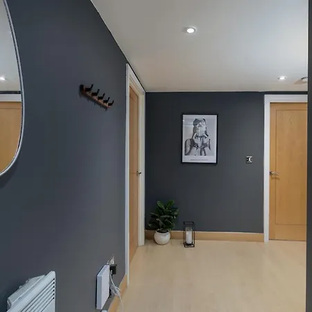 The Midnight Parlour * Leeds (West Yorkshire)