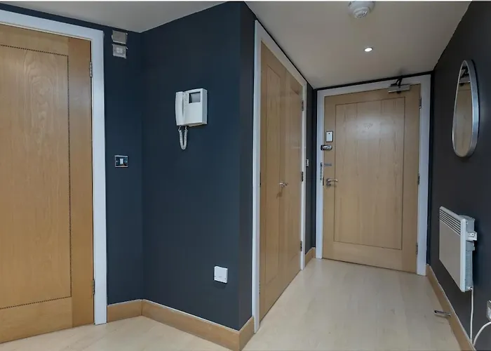 The Midnight Parlour *