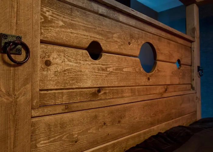 The Midnight Parlour *